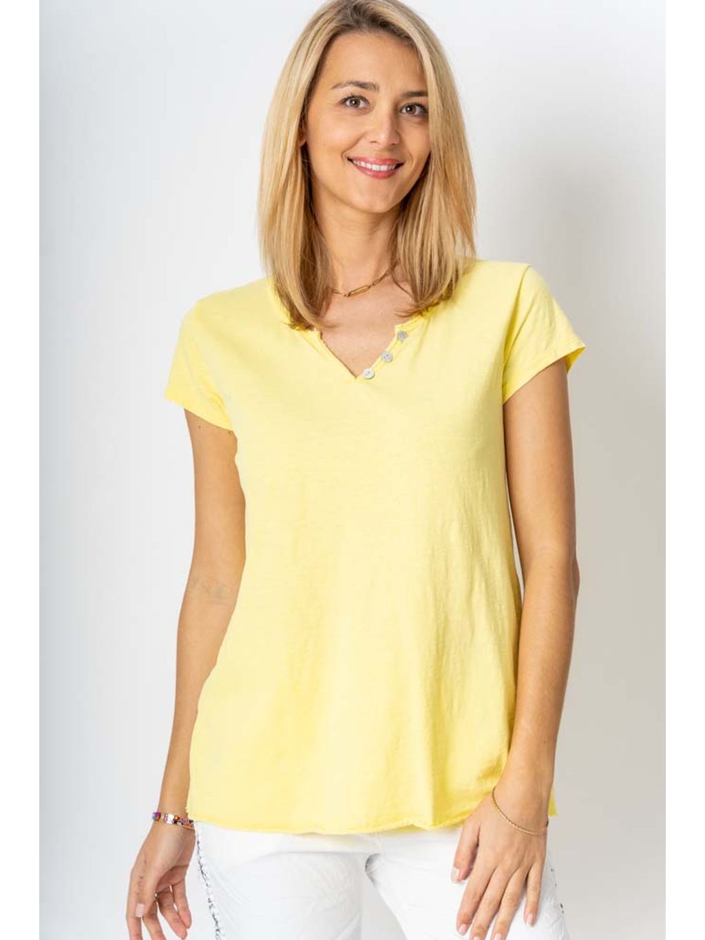 POLERA BÁSICA BOTONES