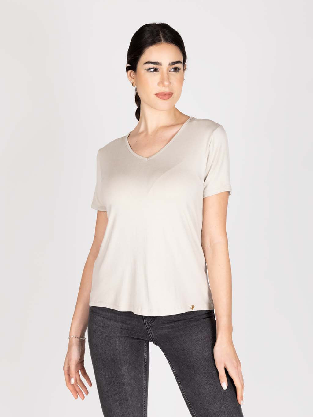 POLERA LISA ESCOTE V